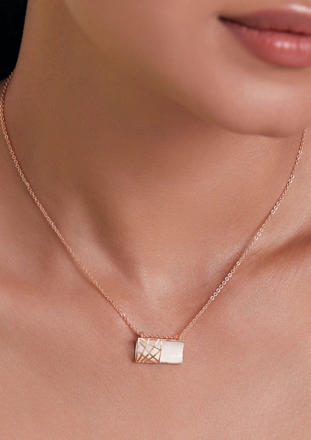 RECTANGULO NECKLACE